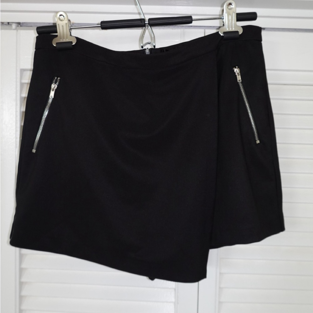 Aqua Black Women's Skort with Subtle Branding